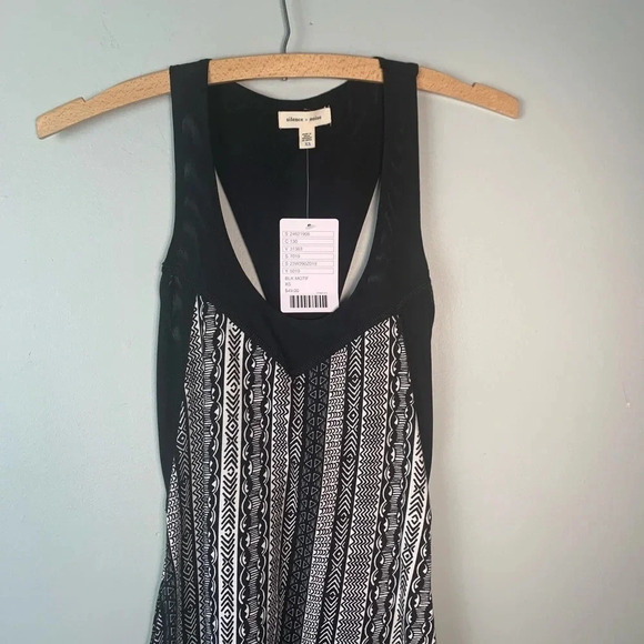 NWT Urban Outfitters tank black size xs - Picture 4 of 4